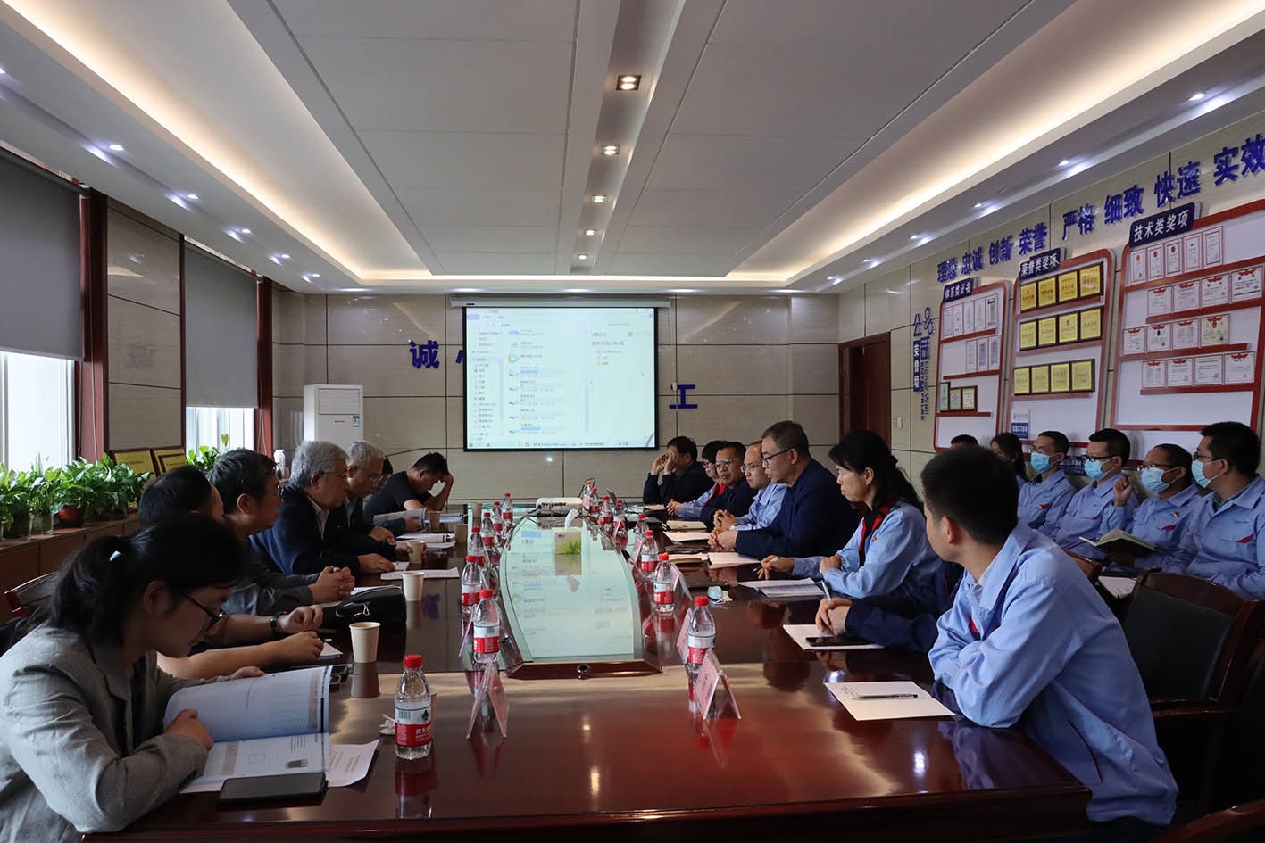 أحدث مدونات الشركة حول جامعة شيان جياوتونغ تزور الشركة للتعاون والتواصل بين الجامعة والشركة